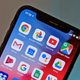 Imagen para el artículo titulado Google podría pagar a Apple $15.000.000.000 por ser el buscador por defecto del iPhone en 2021